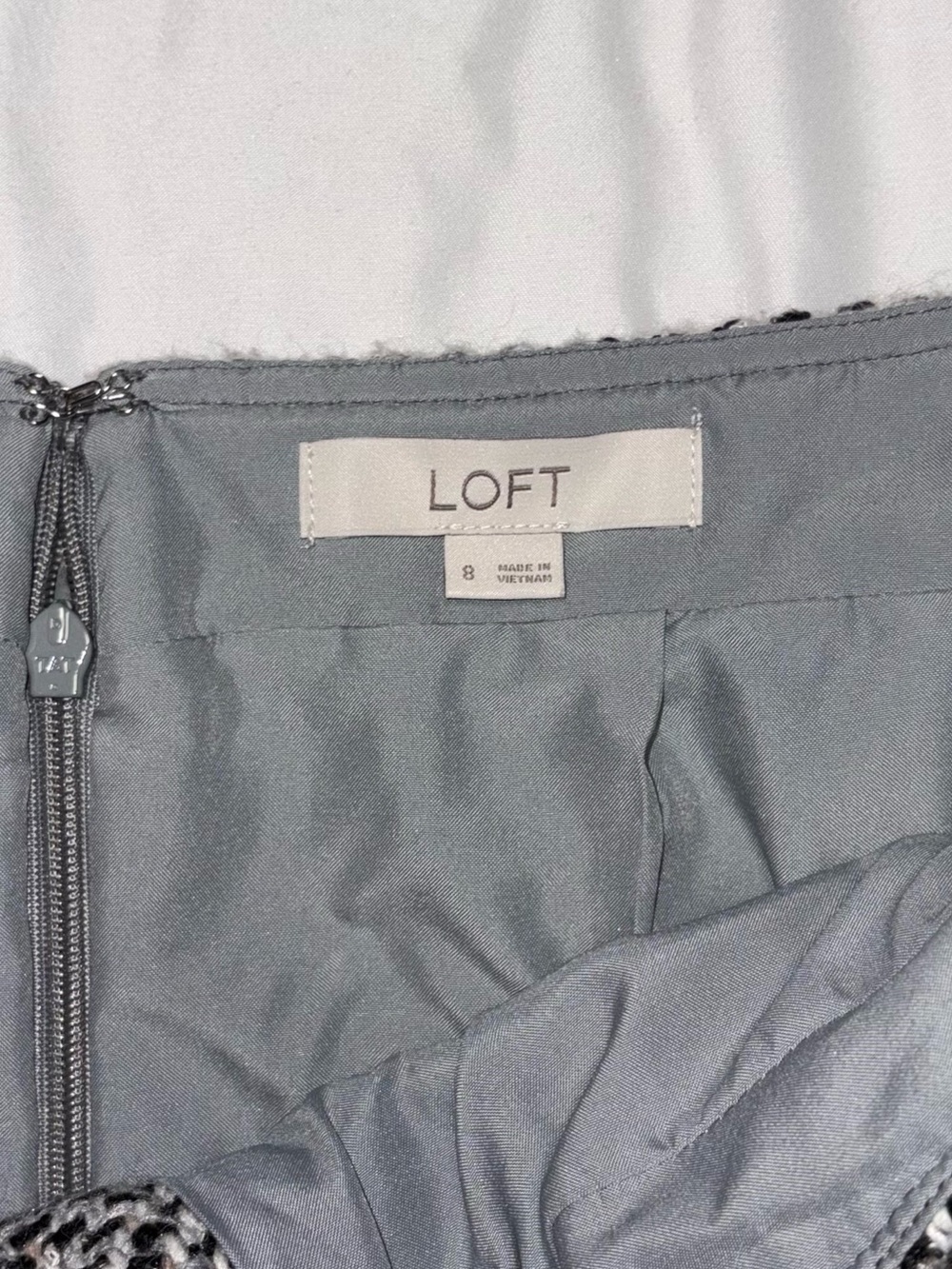 LOFT Tweed Button Front Wool Blend Skirt Size 8 Black White Tan Cream - Picture 3 of 10